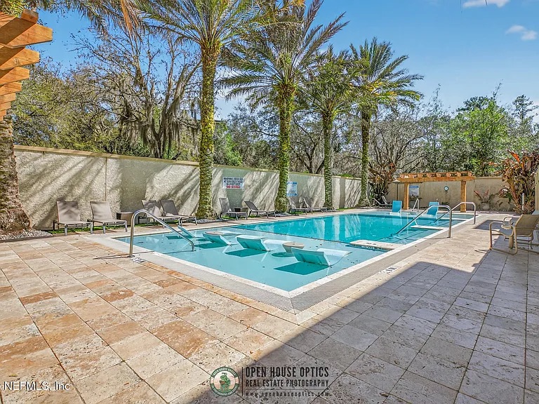 Turnkey Resort Gem: Versatile STR & LTR Investment photo 3