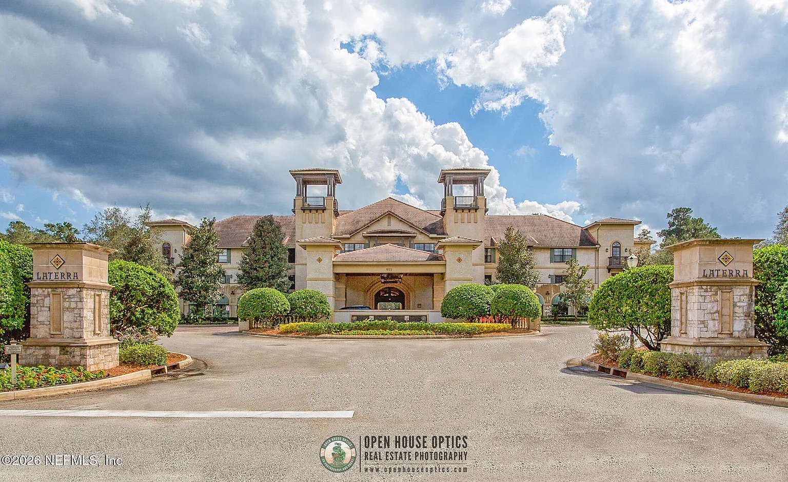 Turnkey Resort Gem: Versatile STR & LTR Investment photo 9