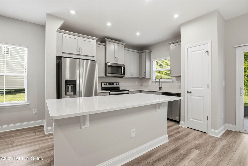 Versatile Jacksonville Gem: Maximize Your Rental Returns photo 9