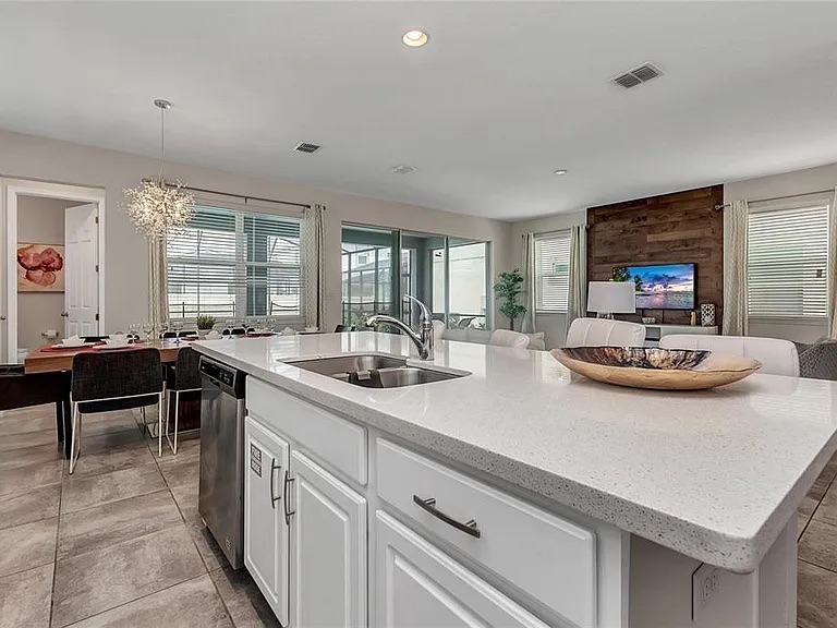 Prime STR Investment: Spacious Florida Oasis! photo 1