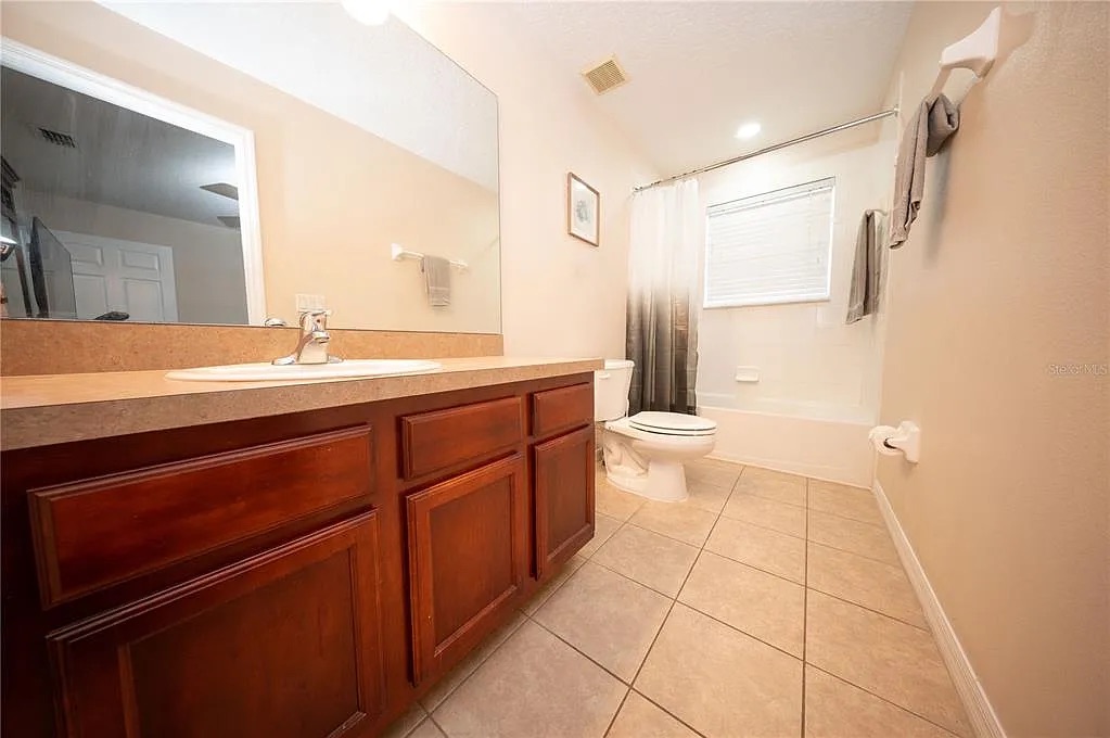 Prime STR Gem: Pool, Space, & Untapped Income Potential photo 4