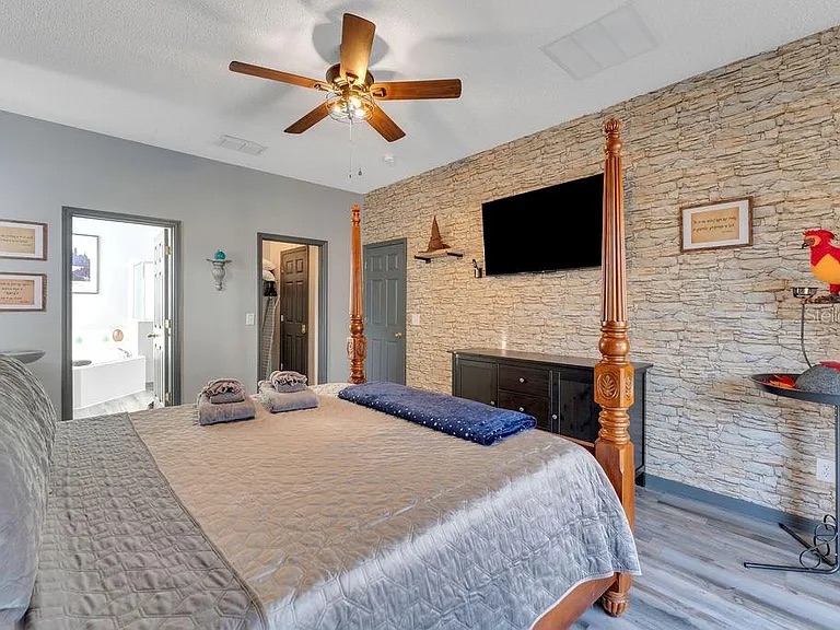 STR Goldmine: High-Demand 2881 Sqft Income Producer! photo 10