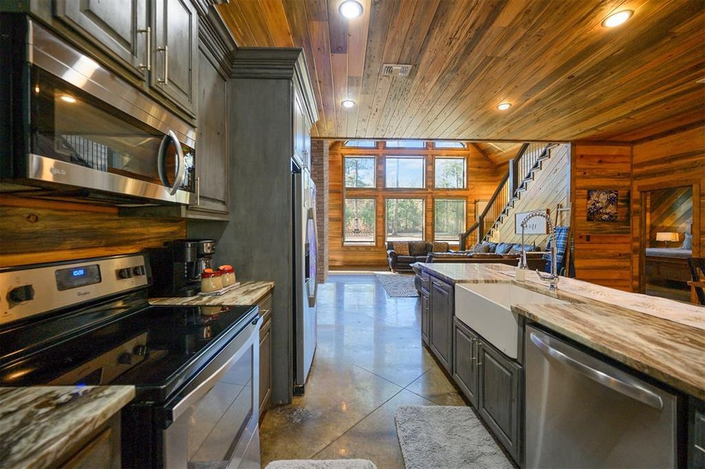 Luxury Retreat: High-Value STR Investment Opportunity photo 8