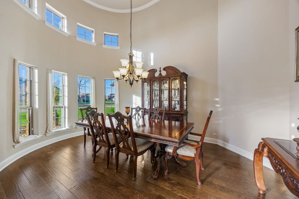 Backyard Oasis: Your Private Luxury Home Awaits! photo 20