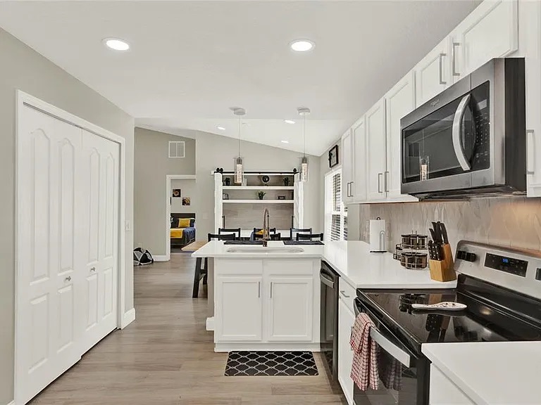 Turnkey STR Gem: Maximize Income in Vacation Hub! photo 28