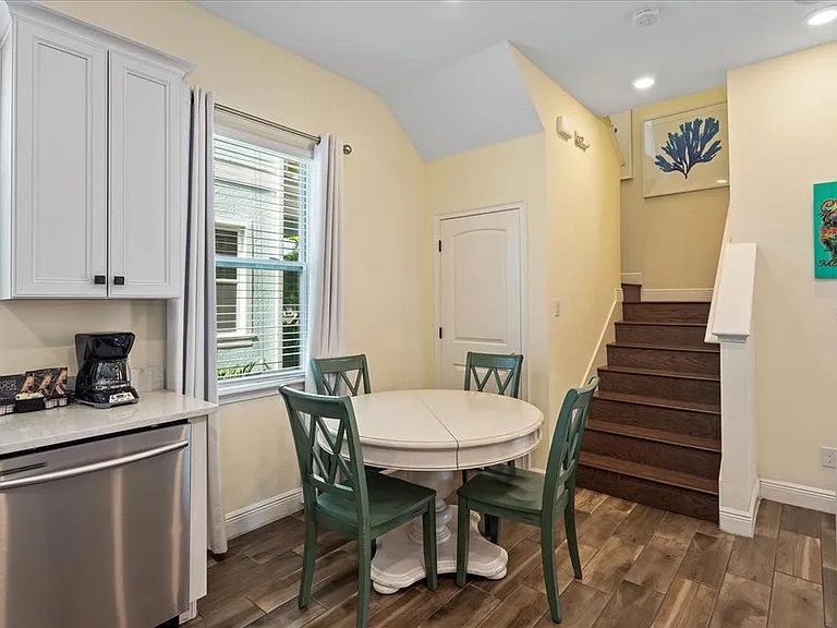 Prime STR Gem: Cash Flow Near World-Class Attractions! photo 14