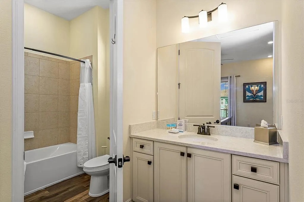 Prime STR Gem: Cash Flow Near World-Class Attractions! photo 15