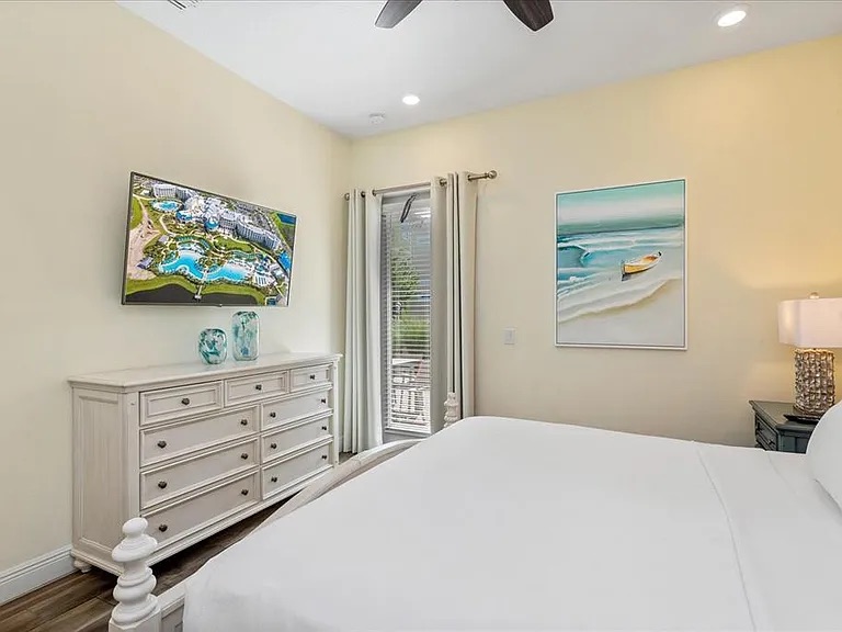 Prime STR Gem: Cash Flow Near World-Class Attractions! photo 16