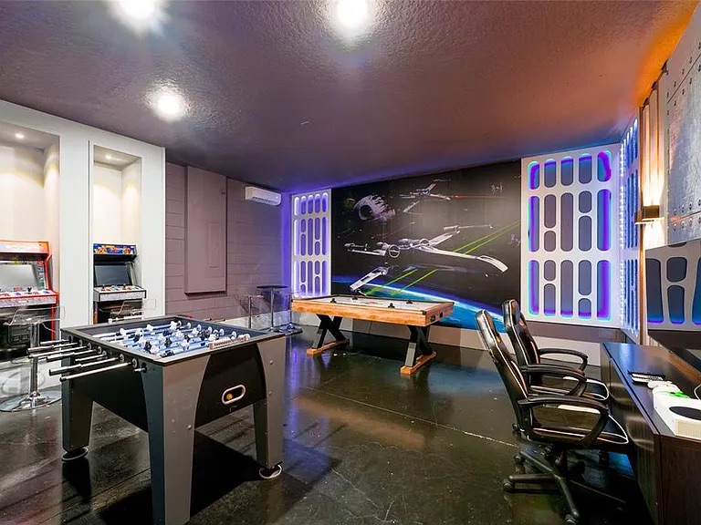 Central FL STR Goldmine: 4363 SqFt, Maximize Income! photo 3