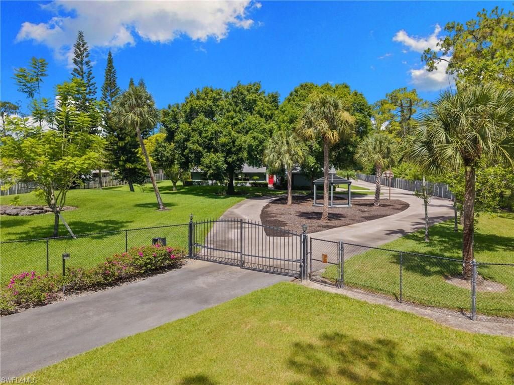 Naples Luxury Estate: Your Ultimate Primary Residence photo 4