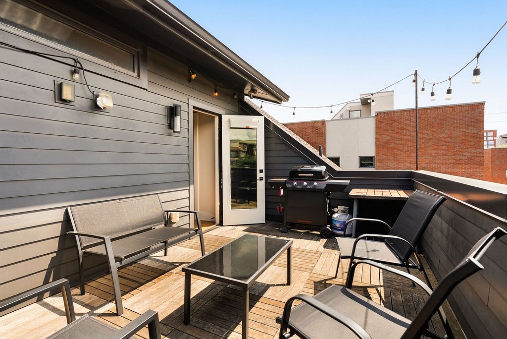 Germantown Gem: Rooftop Views & Proven Income! photo 29
