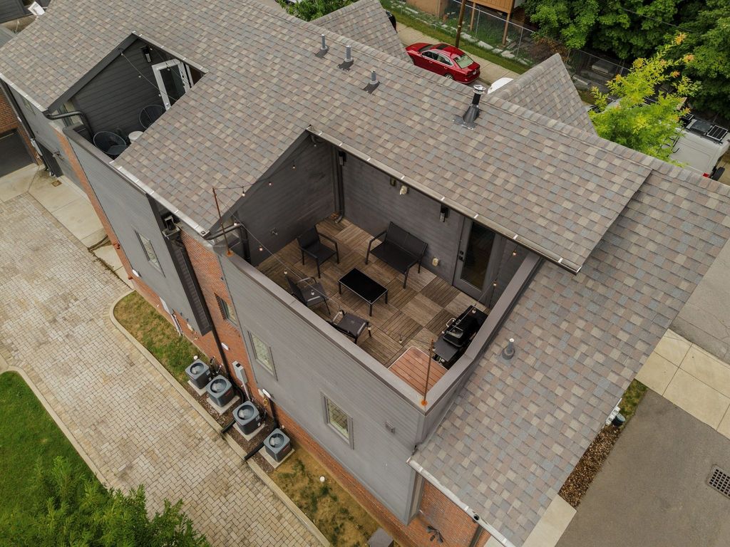 Germantown Gem: Rooftop Views & Proven Income! photo 30