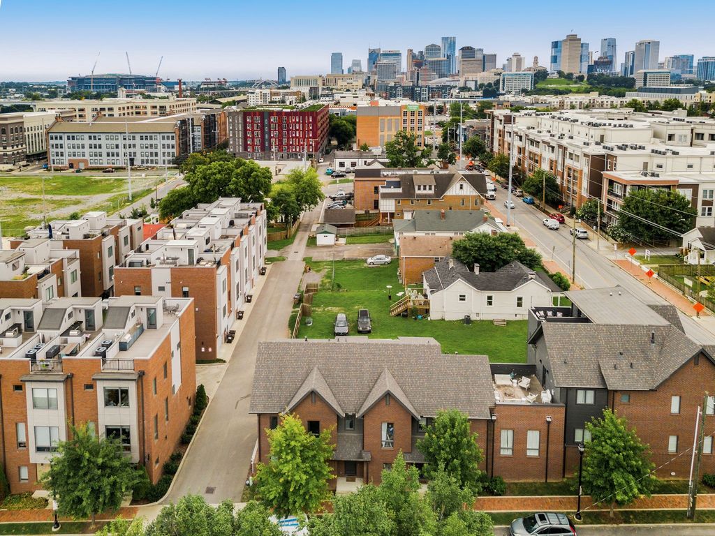 Germantown Gem: Rooftop Views & Proven Income! photo 35